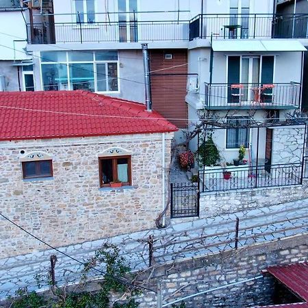 Апартаменты Το Πέτρινο Της Γιαγιάς Μαρίκας Карпенисион Экстерьер фото