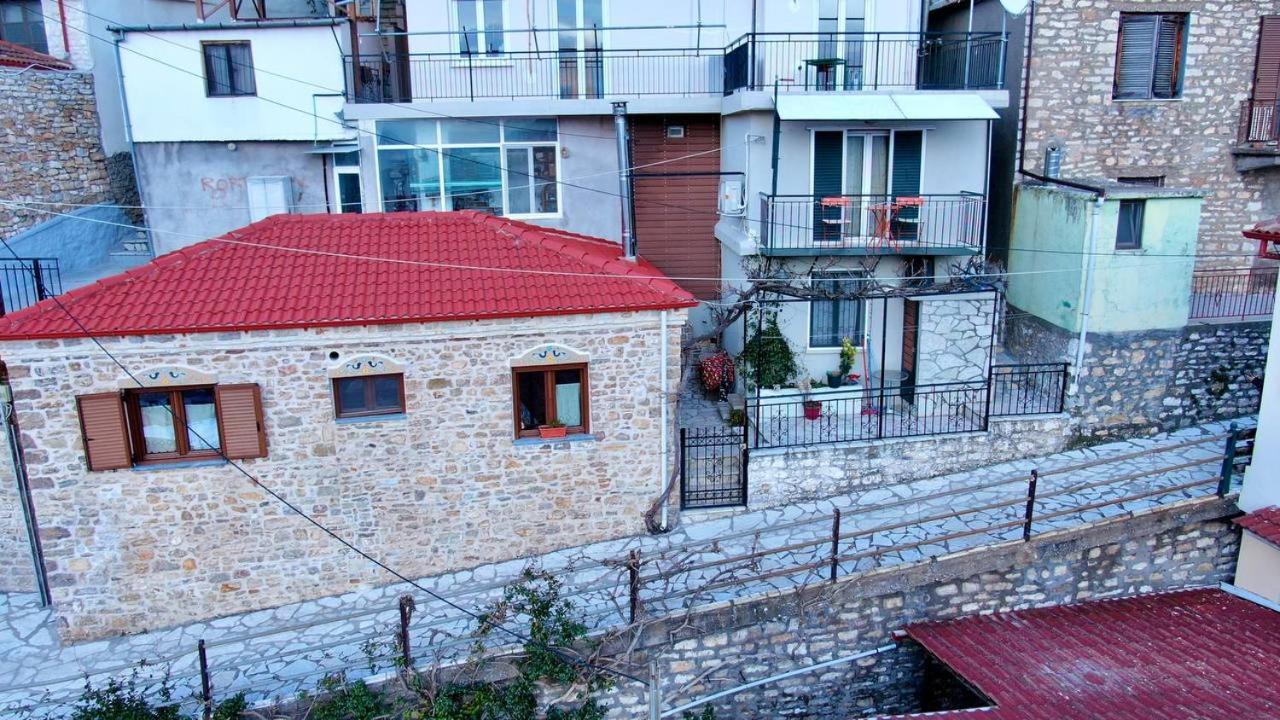 Апартаменты Το Πέτρινο Της Γιαγιάς Μαρίκας Карпенисион Экстерьер фото